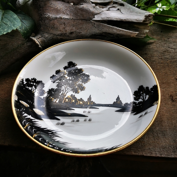 Hand-painted Nippon Black and White and Gold Ceramic Dish - Picture 6 of 13
